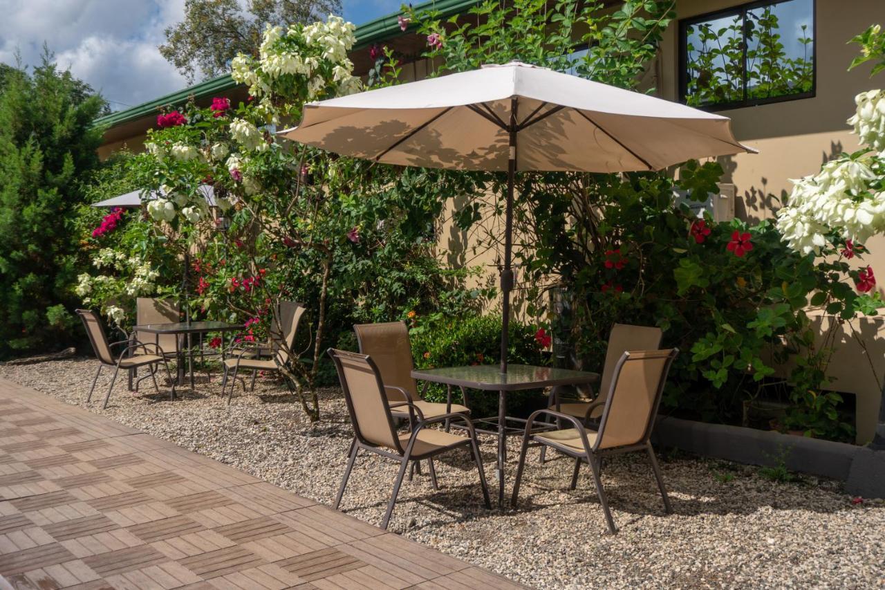 Hotel Margarita And Tour Operator Drakes Bay Exteriör bild